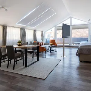 kaiser-max-suite-at-the-golden-roof.ischgl-hotels.net/