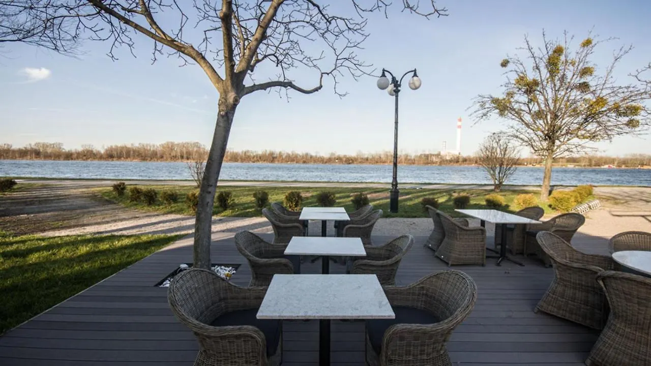 River Lodge Wien 3*,